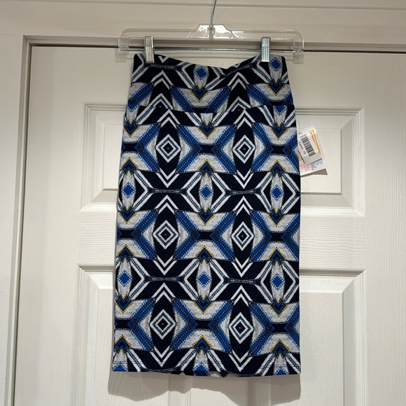 NWT LuLaRoe Cassie Skirt Size XS - Picture 1 of 4